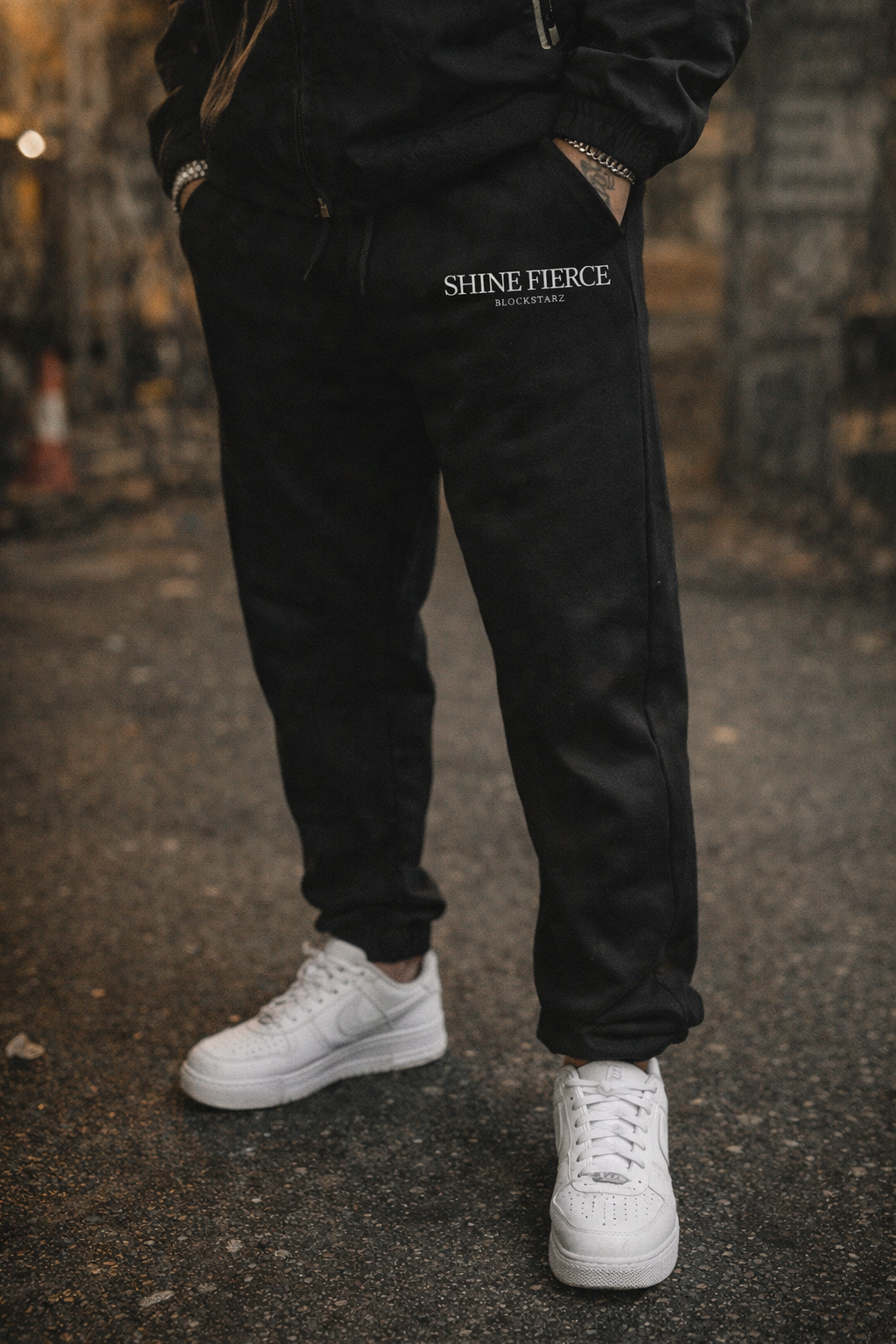 Shine Fierce - Sweatpants Relax - BLACK